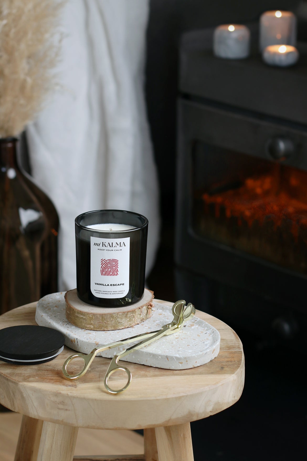 VANILLA ESCAPE scented candle